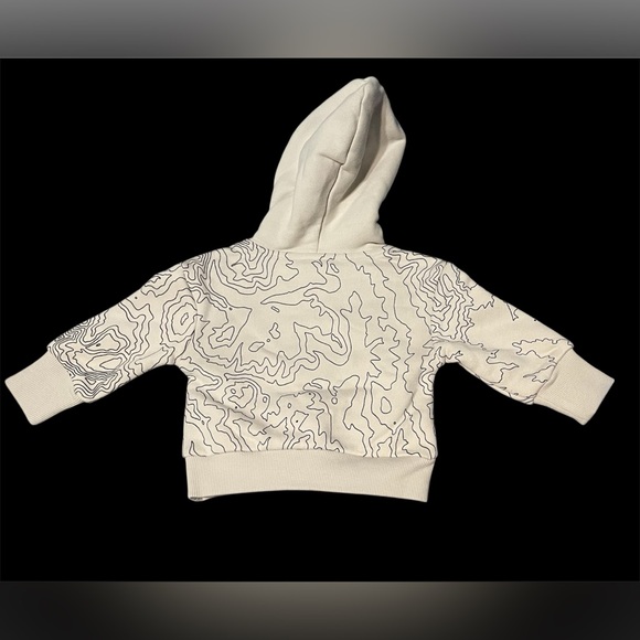 Little Bipsy
NWT
Size 0-3 months 
Kids Cream Patterned Hoodie - Picture 2 of 3